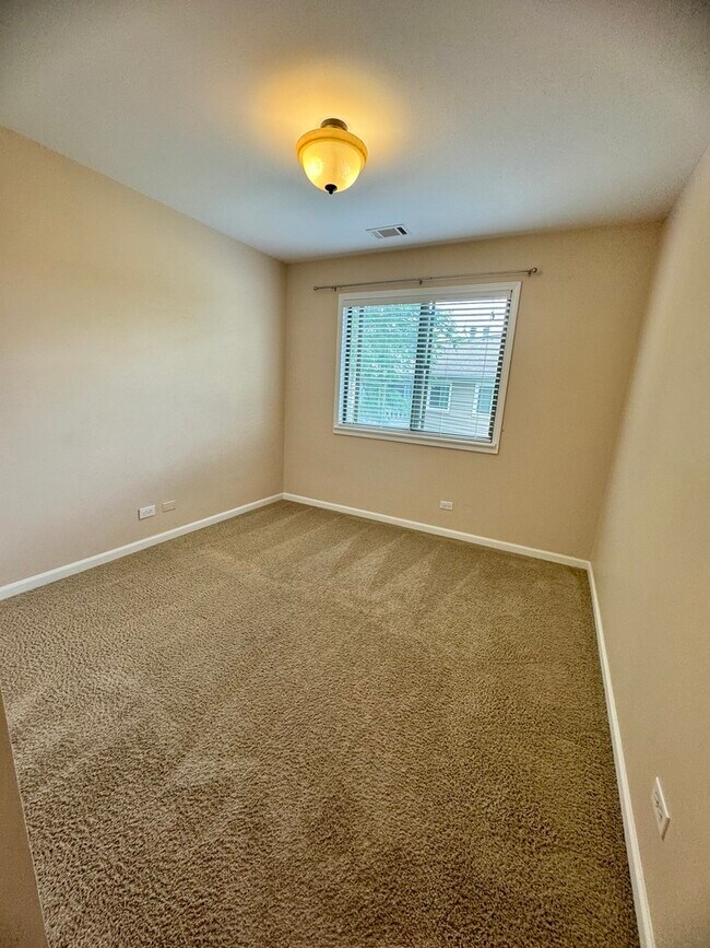 Building Photo - 300 Pembridge Ln