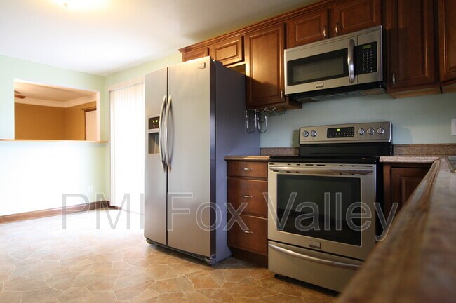 Building Photo - 826 Tayco St