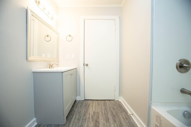 Building Photo - 2015 Franklin St