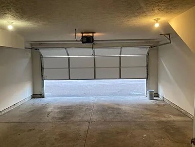 Building Photo - Gorgeous condo for rent