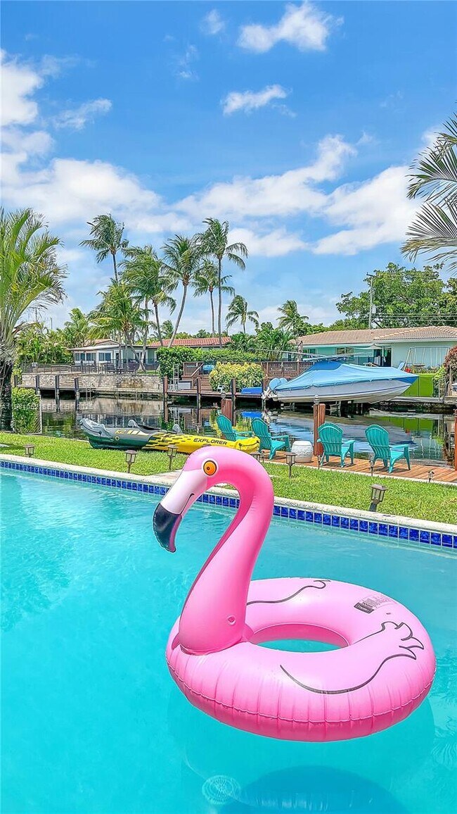 Building Photo - 151 SE 9th Ct