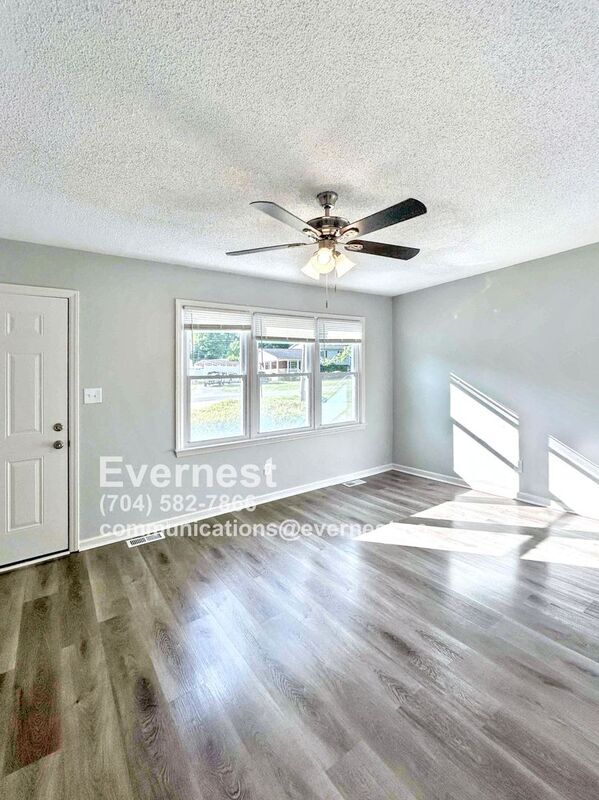 Building Photo - 5008 Sea Oates Ln