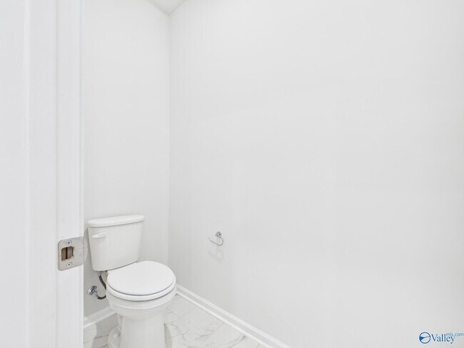 Building Photo - 18072 Longleaf Dr