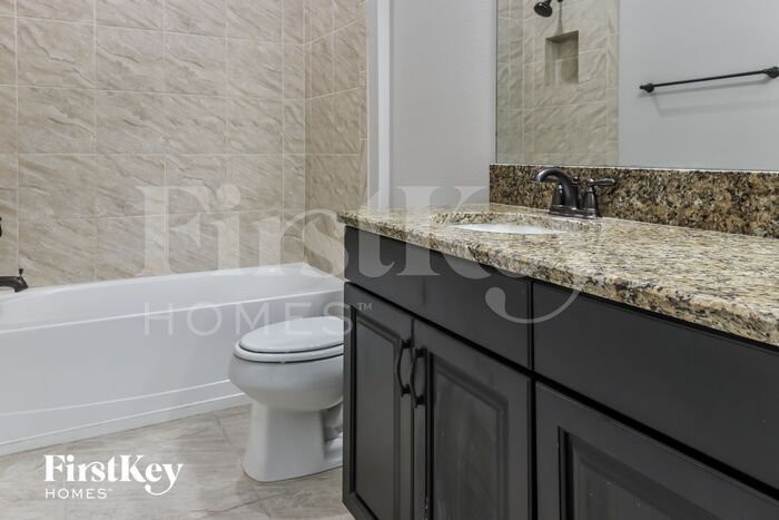 Building Photo - 31543 Fairhill Dr