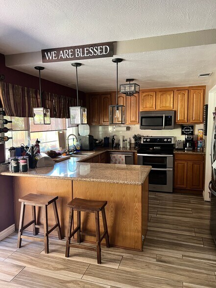 Building Photo - 6909 Brookcrest Way