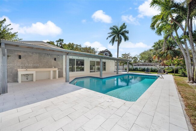 Building Photo - 14740 SW 83rd Pl