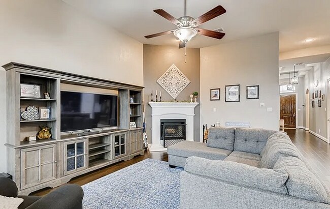Building Photo - Spacious 4-Bedroom Ranch-Style Rental with...