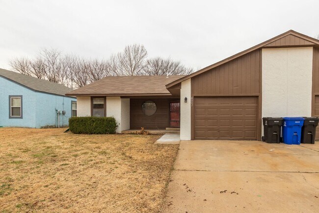 Building Photo - 4902 S Gum Ave