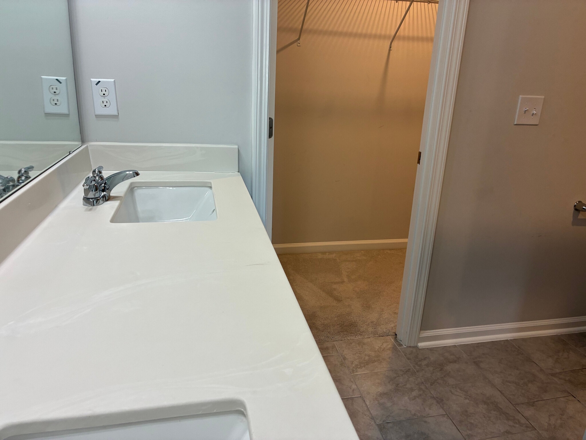 Building Photo - Room in Townhome on Sweet Lilac Wy