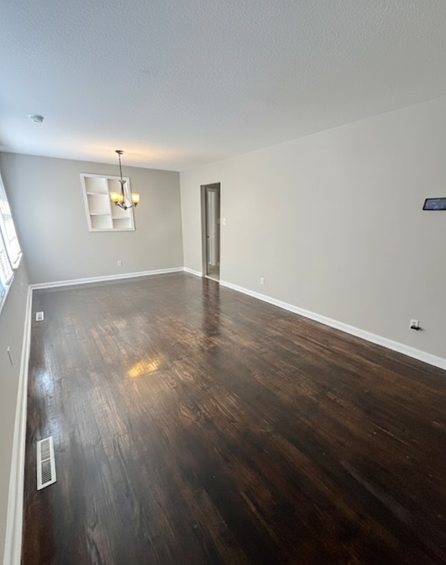 Building Photo - Beautiful 4 Bed, 2 Bath Brick Home Near Robins Air Force Base!