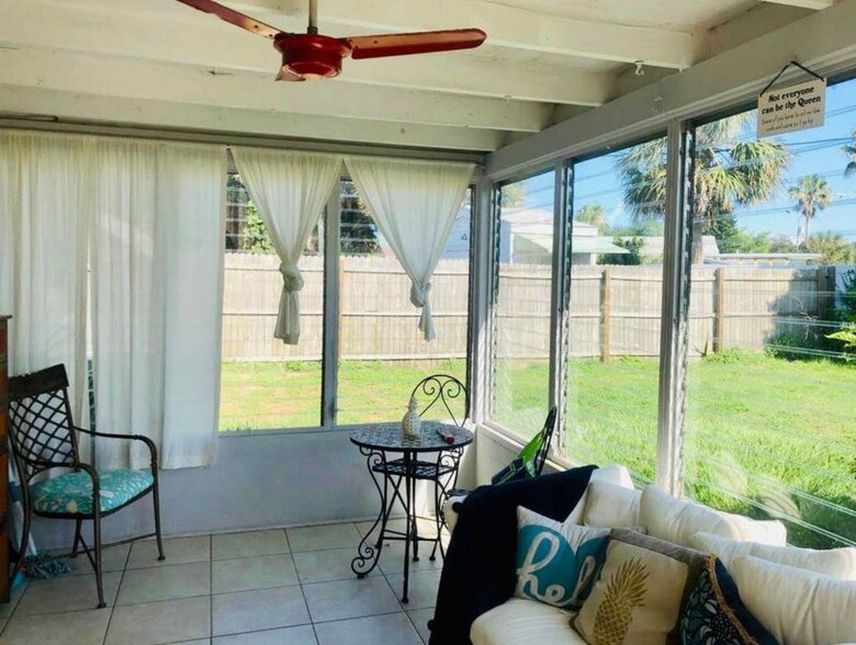 Building Photo - 56 Seabreeze Dr