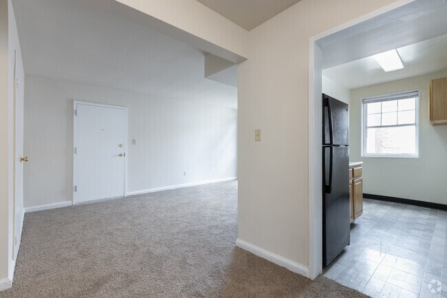 2BR, 1BA - 844SF - Villages of East River