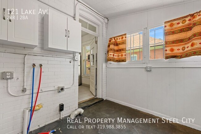 Building Photo - 121 Lake Ave