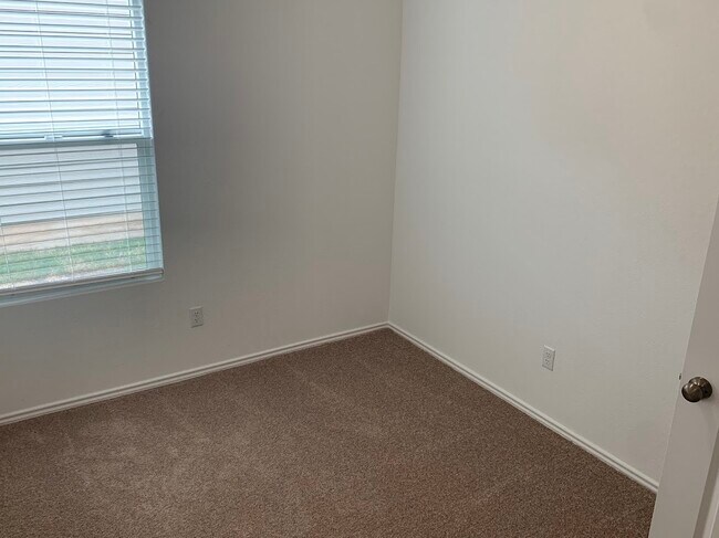 Building Photo - 414 Bullhead Rd