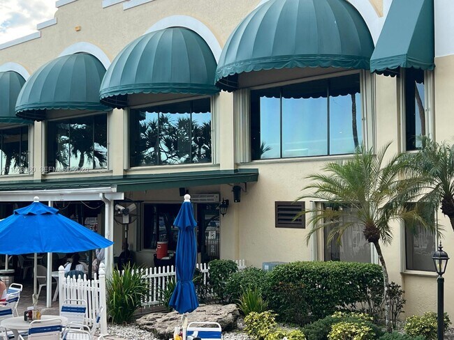 Building Photo - 9441 Evergreen Pl