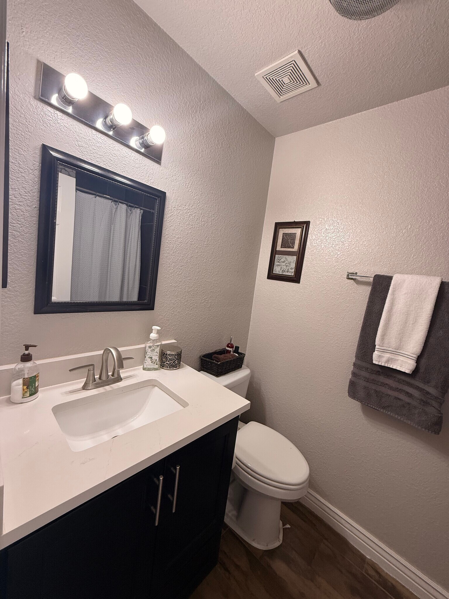 Building Photo - 836 Sunset Park Dr