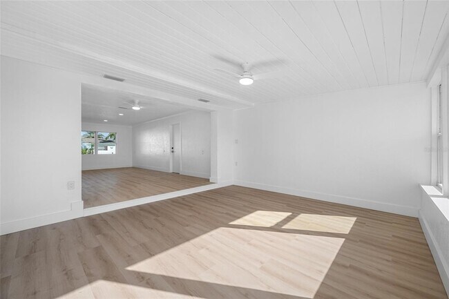 Building Photo - 7930 Causeway Blvd S