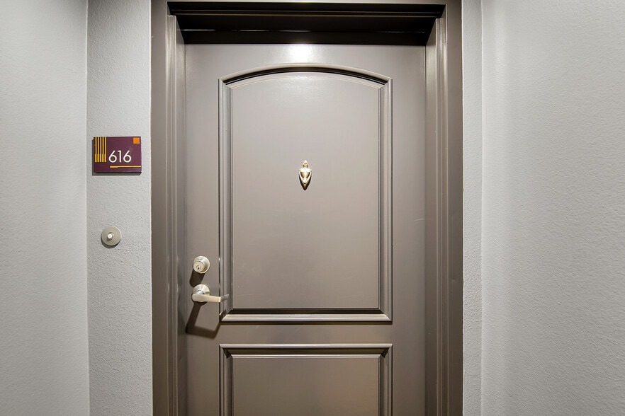 Building Photo - 629 Traction Ave