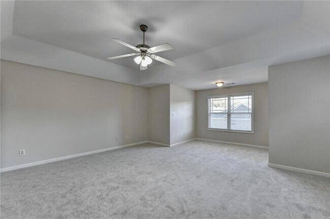 Building Photo - 522 Suwanee Oaks Dr NE