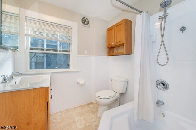 Building Photo - 22 Carolin Rd