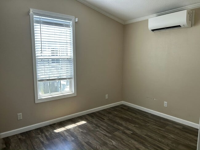 Building Photo - 6941 MacDonald Ct