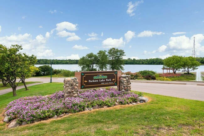 Parker's Lake is a short 15 min walk away - 14710 13th Ave N
