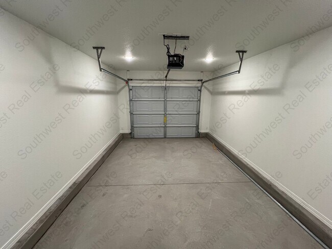 Building Photo - 2129 Bobwhite Ct