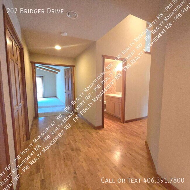 Building Photo - 207 Bridger Dr