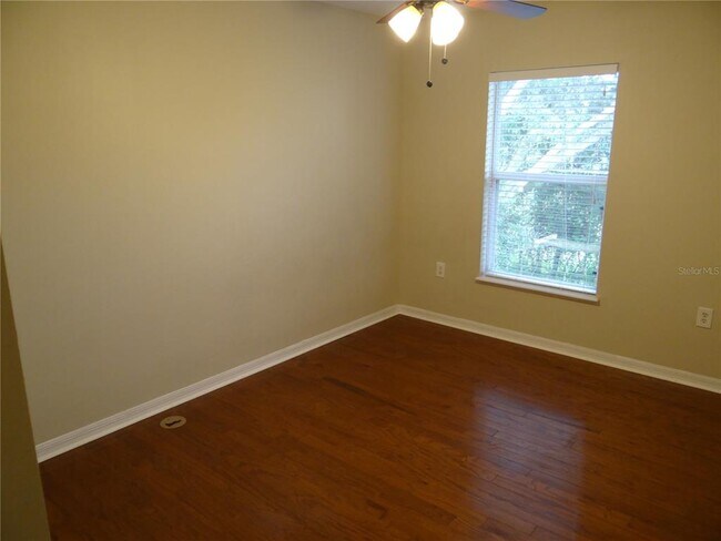 Building Photo - 4651 Ashburn Square Dr
