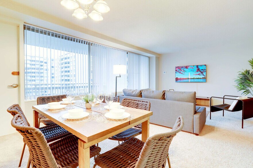 Building Photo - 2111 Richmond Hwy