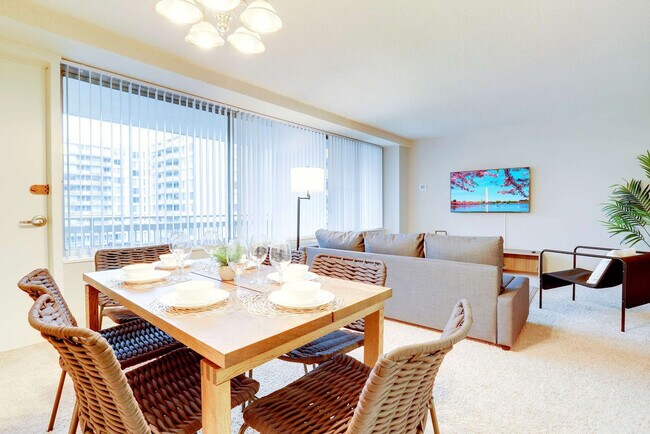 Building Photo - 2111 Richmond Hwy