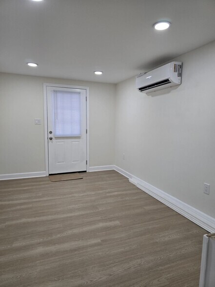 Building Photo - 5525 Norbeck Rd