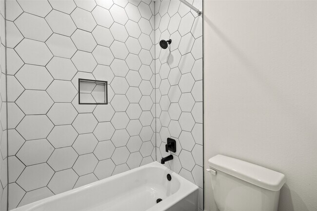 Building Photo - 2710 Bronze Vis Dr
