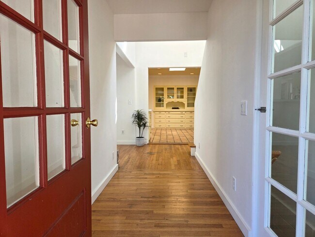 Building Photo - Beautiful Encinitas Home with Ocean Views!