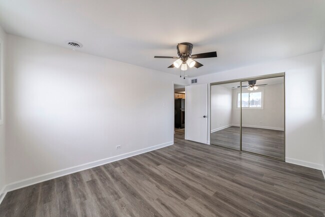 Building Photo - 518 Roberts Dr