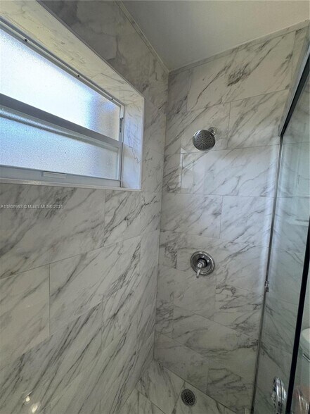 Building Photo - 5122 SW 92nd Ter
