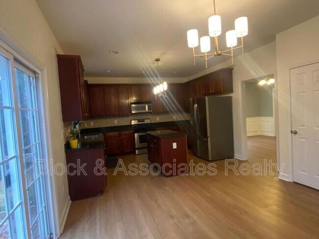 Building Photo - 2916 Chatelaine Pl