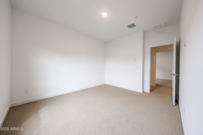 Building Photo - 2837 W Eagle Talon Trail