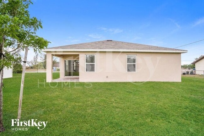 Building Photo - 441 SW 24th St