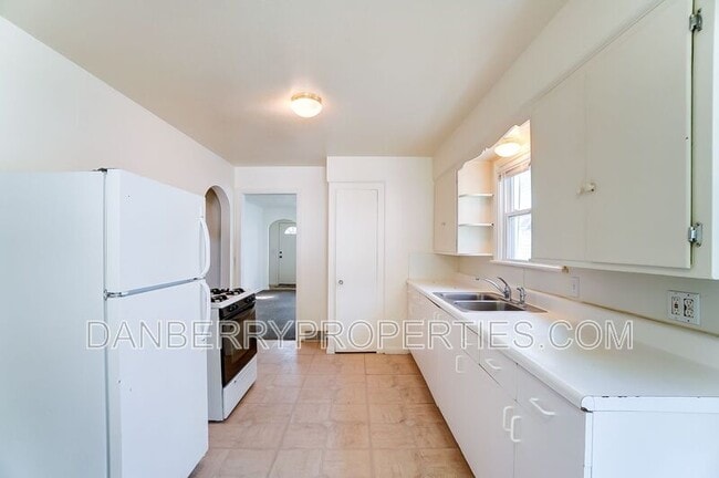 Building Photo - 919 Brookley Blvd