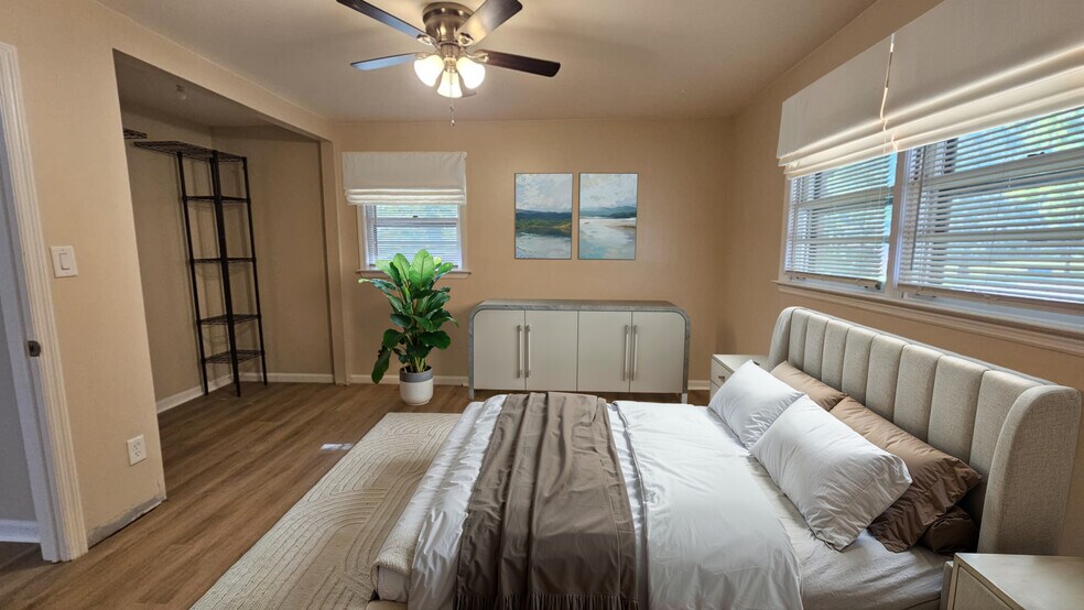 Building Photo - 2835 Hayden Dr