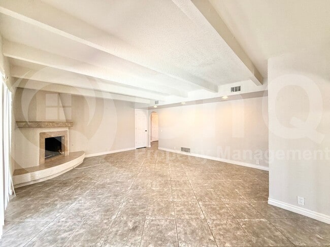 Building Photo - 5539 E Bloomfield Rd