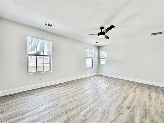 Building Photo - 8736 Kington
