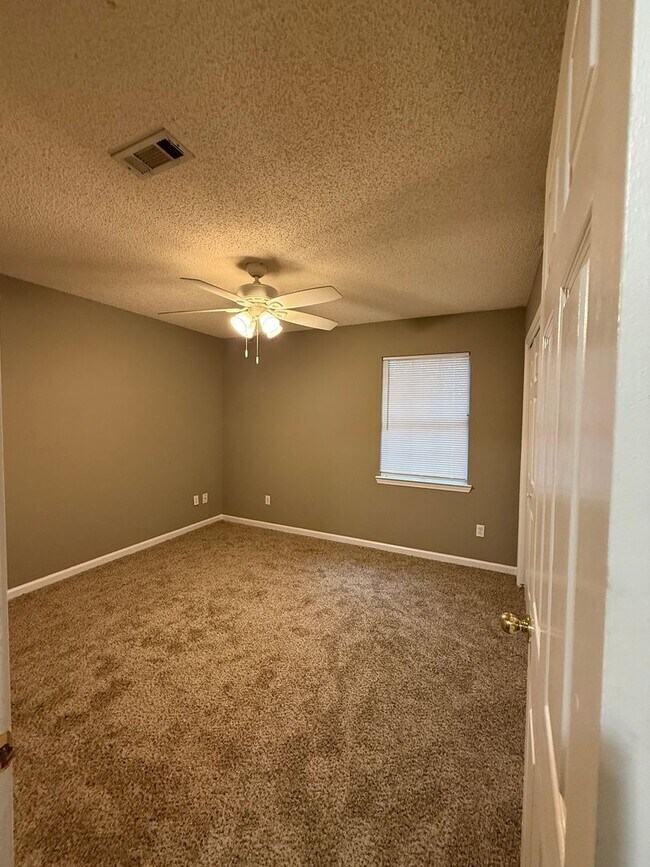 Building Photo - 304 Natchez Rd