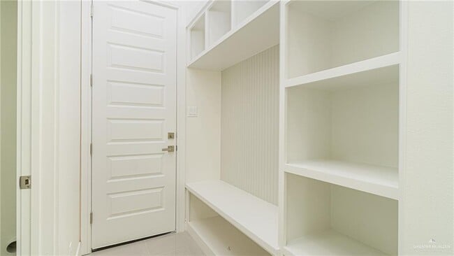 Building Photo - 19 Villa Centenario Dr