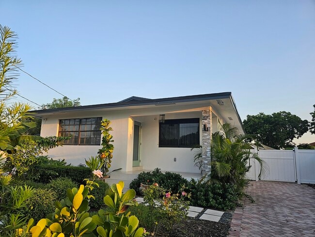 Building Photo - 2120 NW 66th St