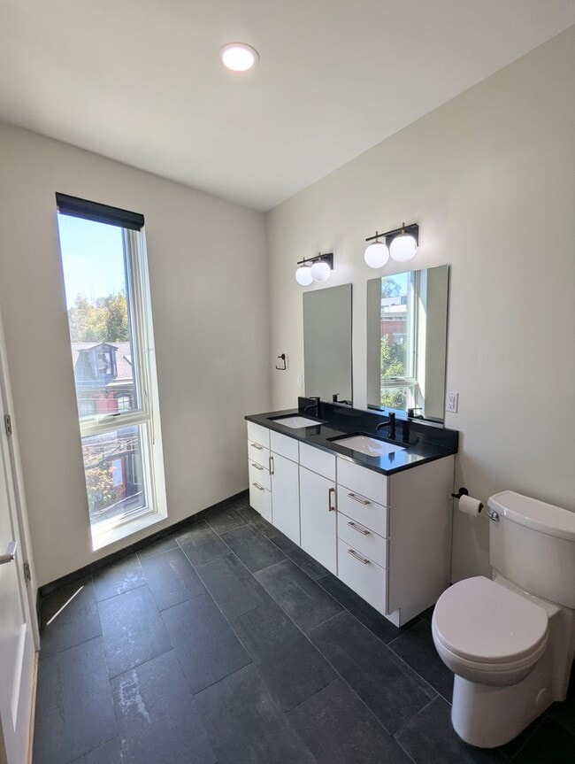 Building Photo - 2 Bedroom 2 Bathroom Condo at the Lawrence...