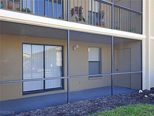 Building Photo - 5305 Summerlin Rd