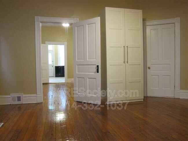 Building Photo - 3849 Juniata St