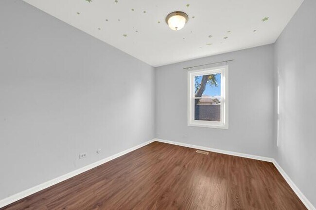 Building Photo - 234 Dakota Ct